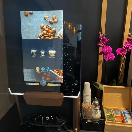 Hotel Ozo Antares Airport