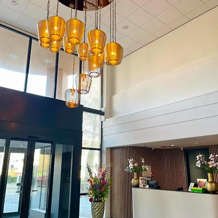 Hotel Ozo Antares Airport 3*