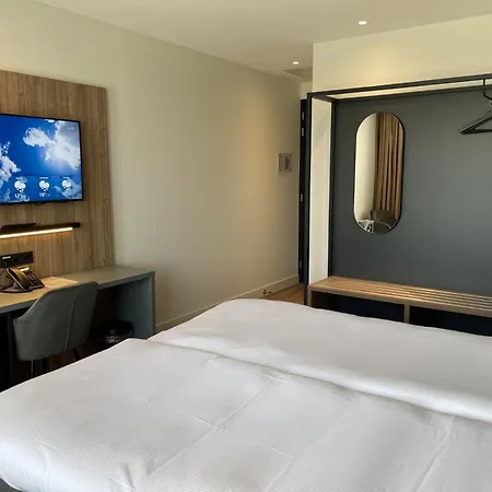 Ozo Antares Airport Hotel 3*