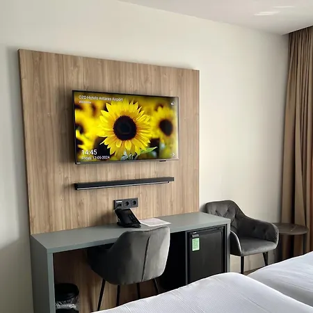 Hotel Ozo Antares Airport 3*