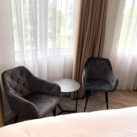 Hotel Ozo Antares Airport 3*