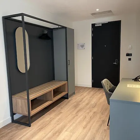 Hotel Ozo Antares Airport 3*