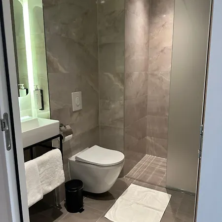 Hotel Ozo Antares Airport