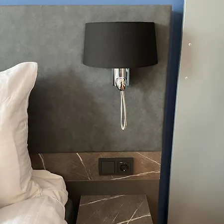 Hotel Ozo Antares Airport 3*