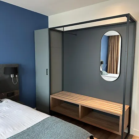 Ozo Antares Airport Hoofddorp