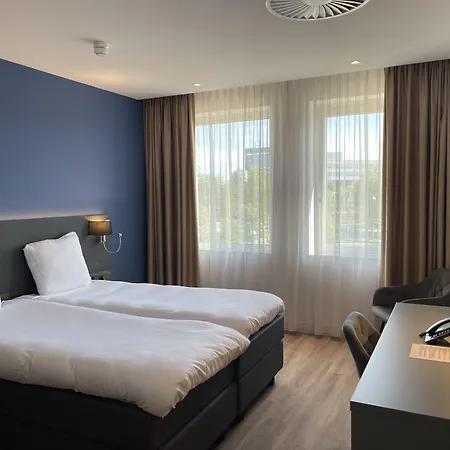 Ozo Antares Airport Hotel 3*