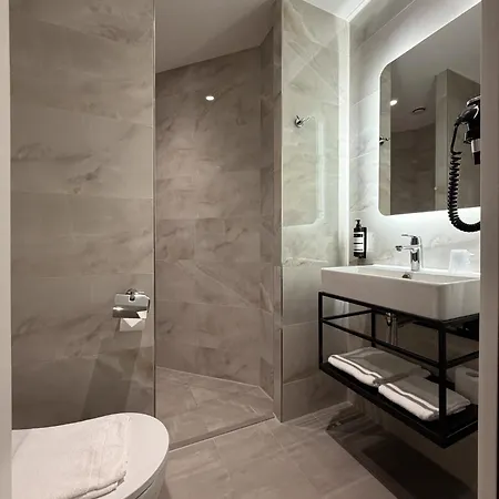 Ozo Antares Amsterdam Schiphol Airport 3*