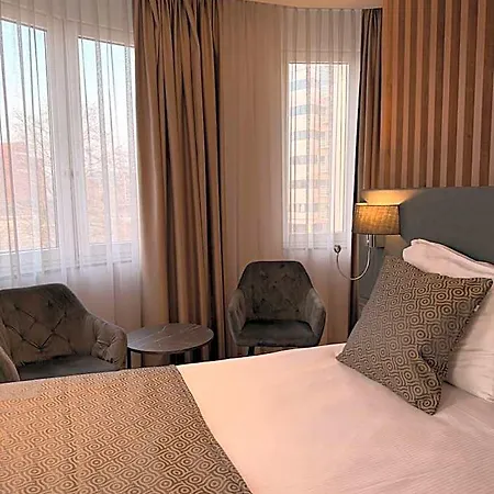 Ozo Antares Amsterdam Schiphol Airport 3*